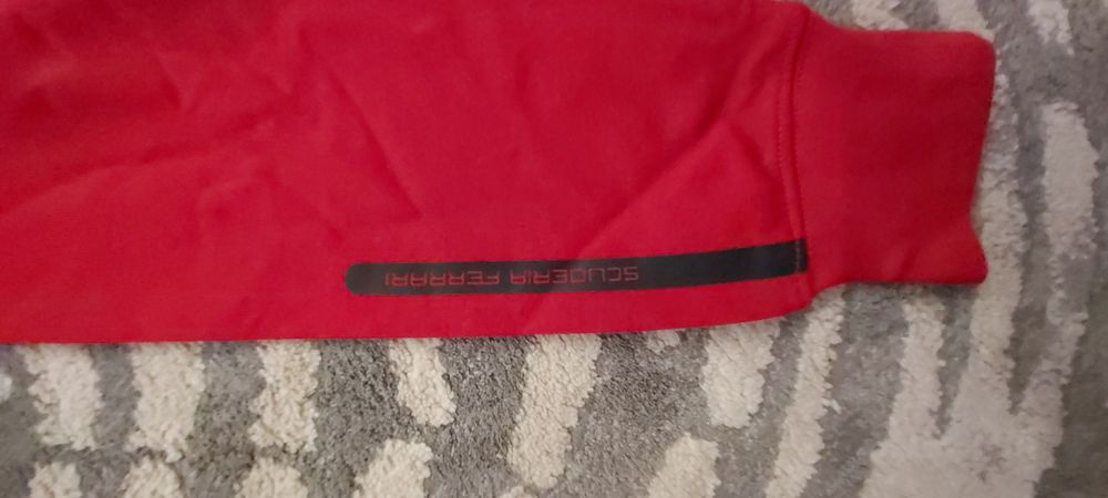 Dres Ferrari- nowy oryginał