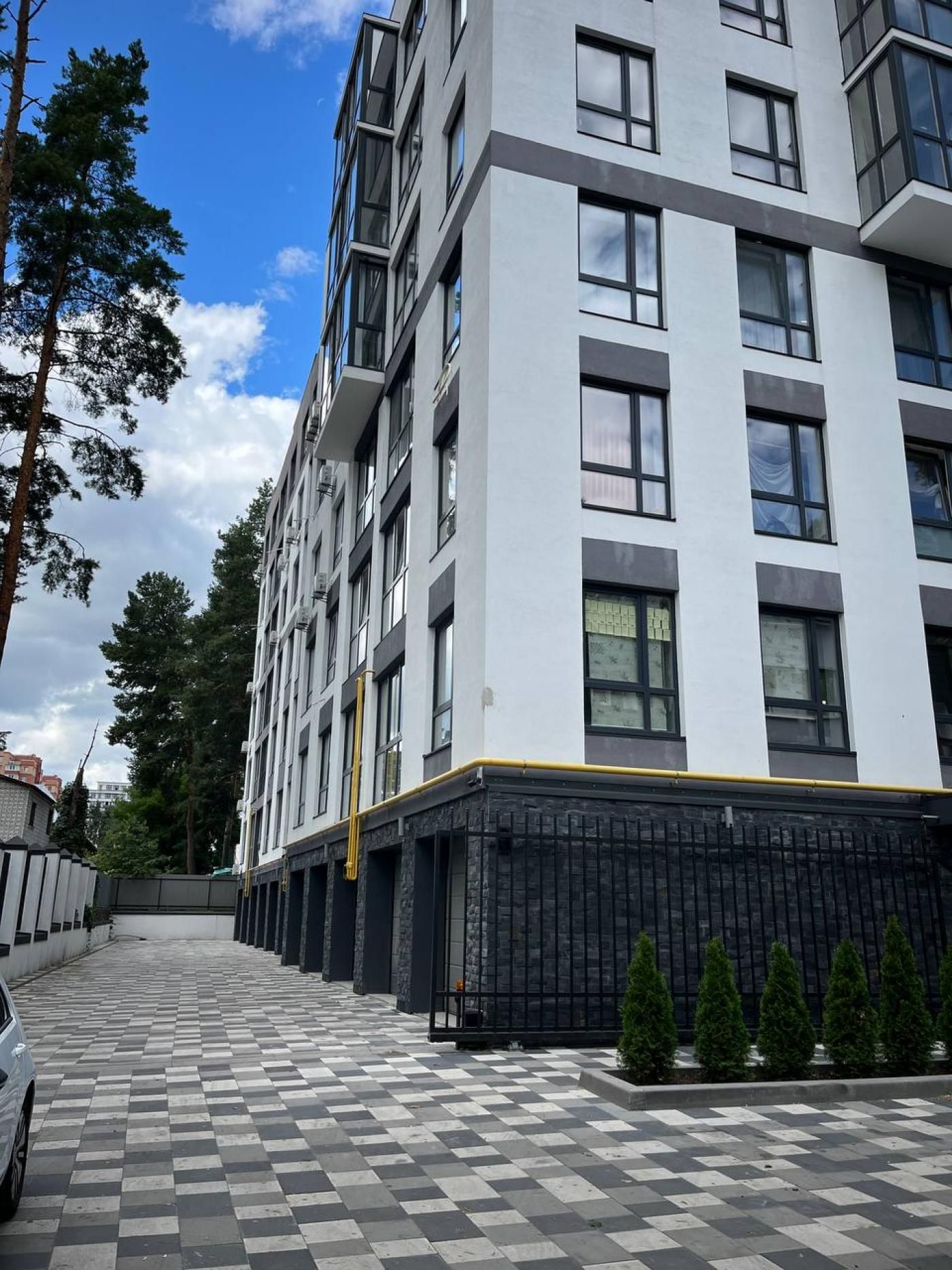 Оренда гаража біля Центрального парку