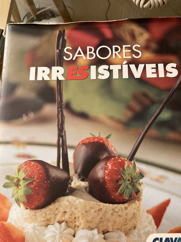 Livro de sobremesas de capa dura “Sabores irresistiveis”
