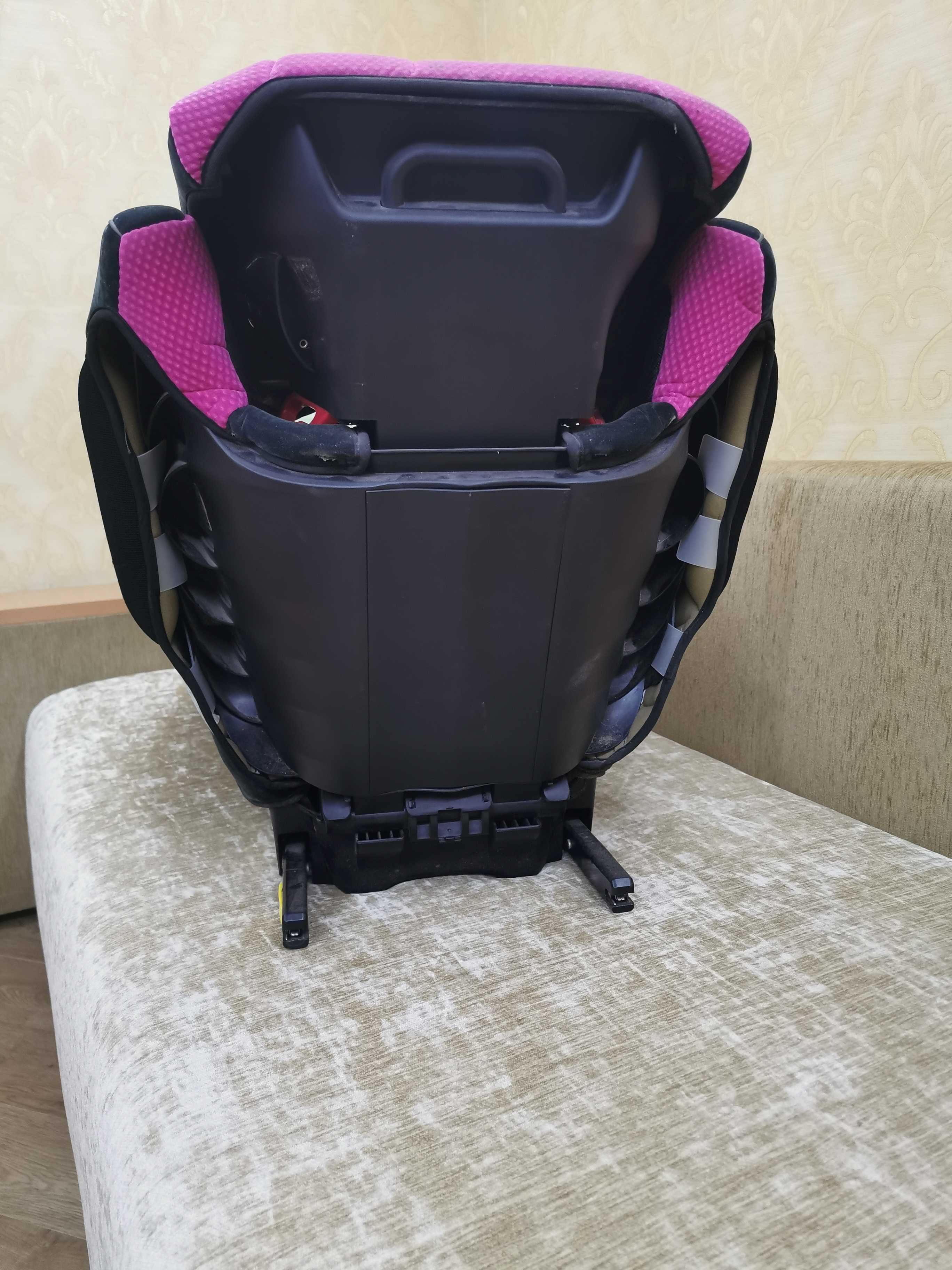 Дитяче автокрісло Recaro Monza Nova