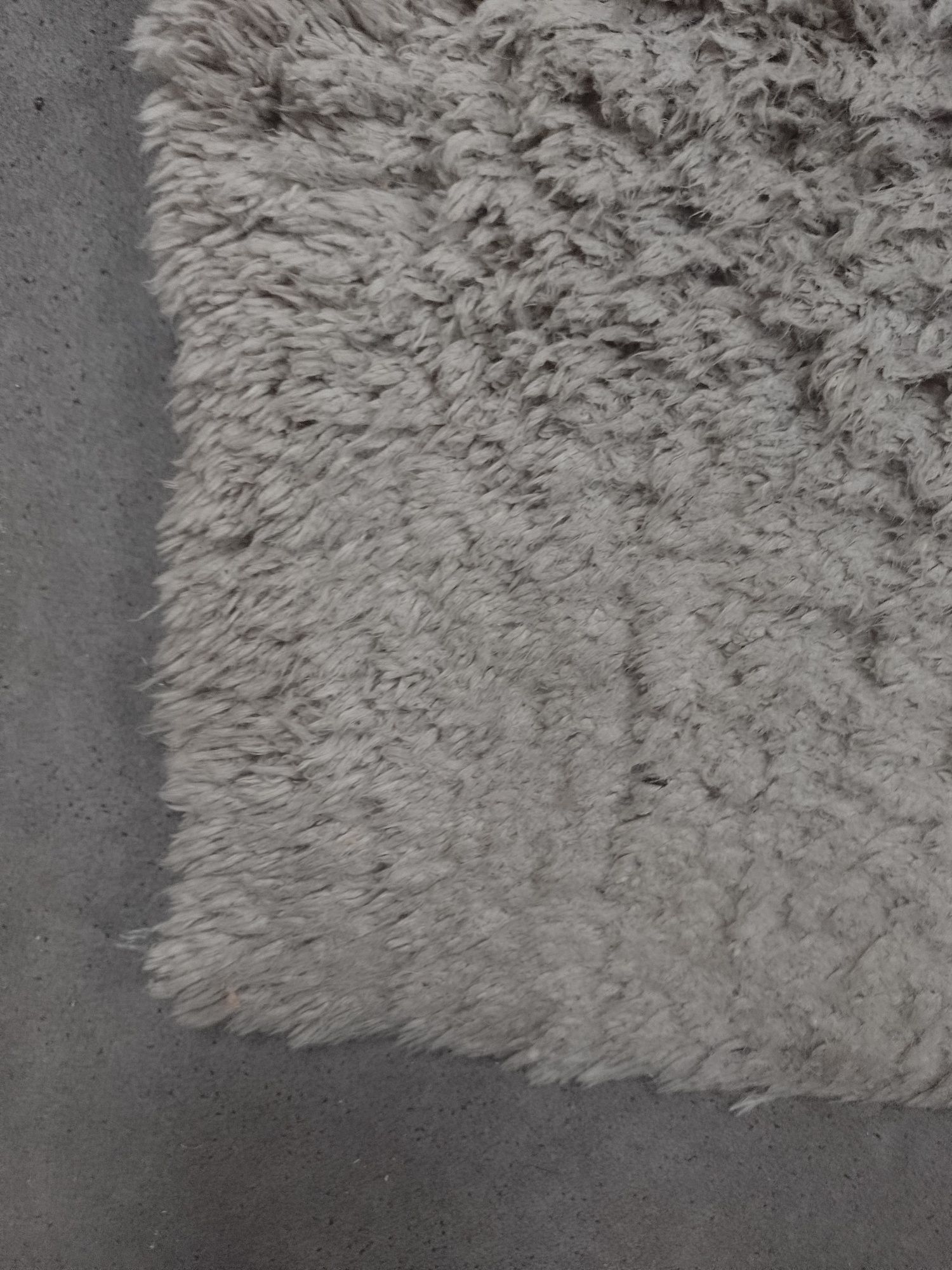 Sprzedam dywanik 200x103 cm