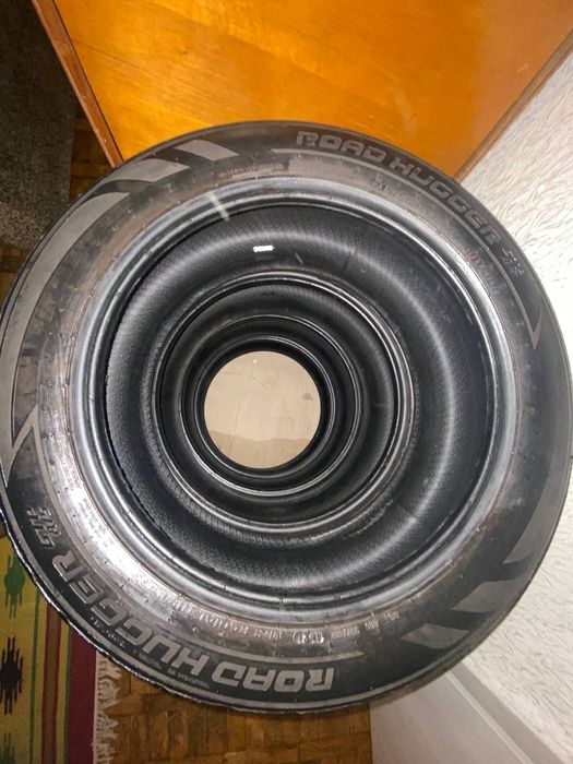 Продаю шини 215/55 R17, (1000грн за одну)