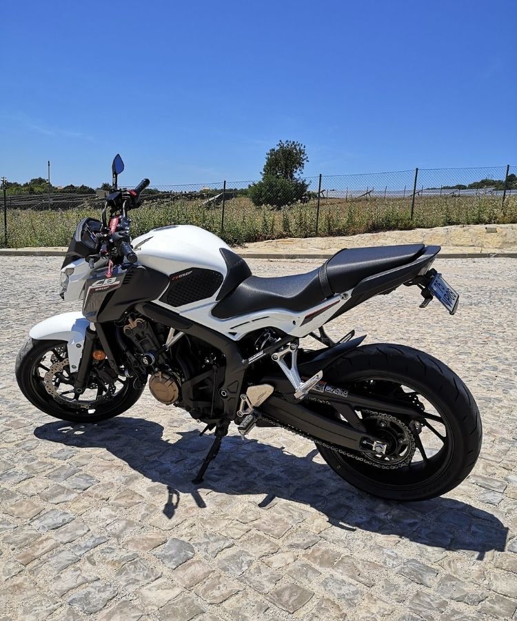 Honda CB 650F 2018, como nova!