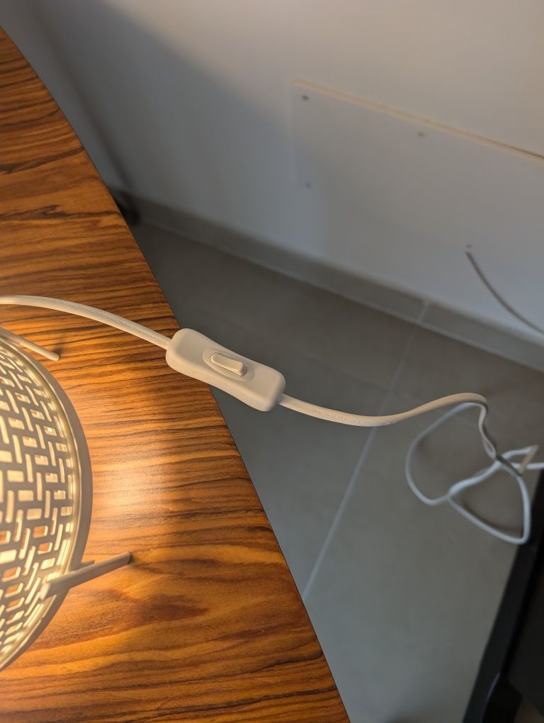 Lâmpada de tavola IKEA