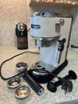Express DeLonghi EC685.W biały