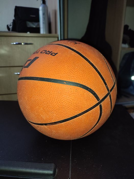 Баскетбольний м'яч, уживаний, б/у