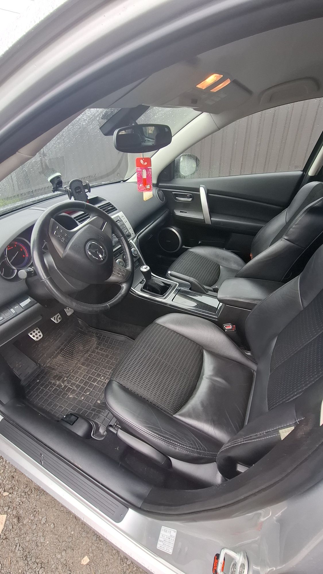 Продам Mazda 6 .