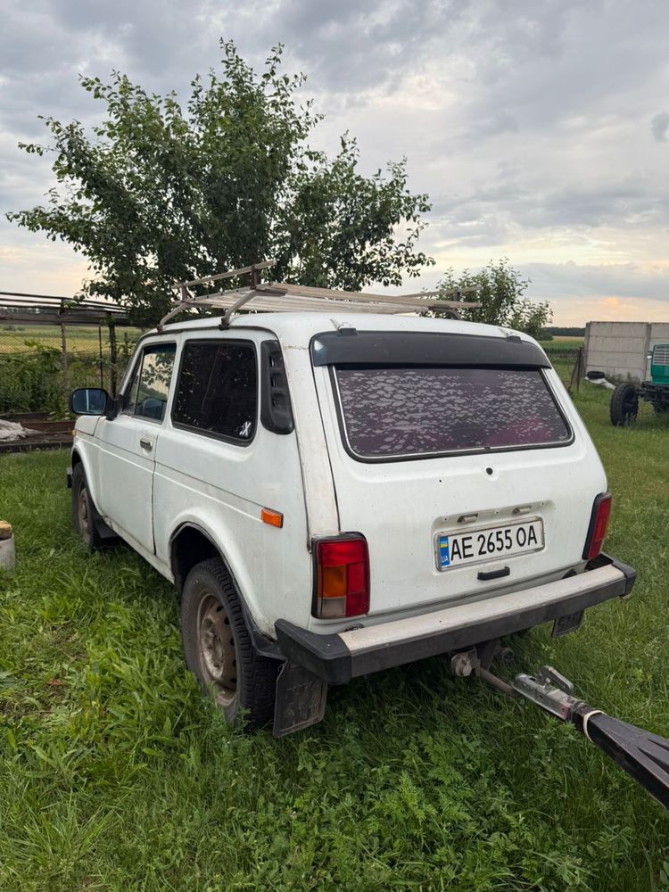 Продам автомобіль нива