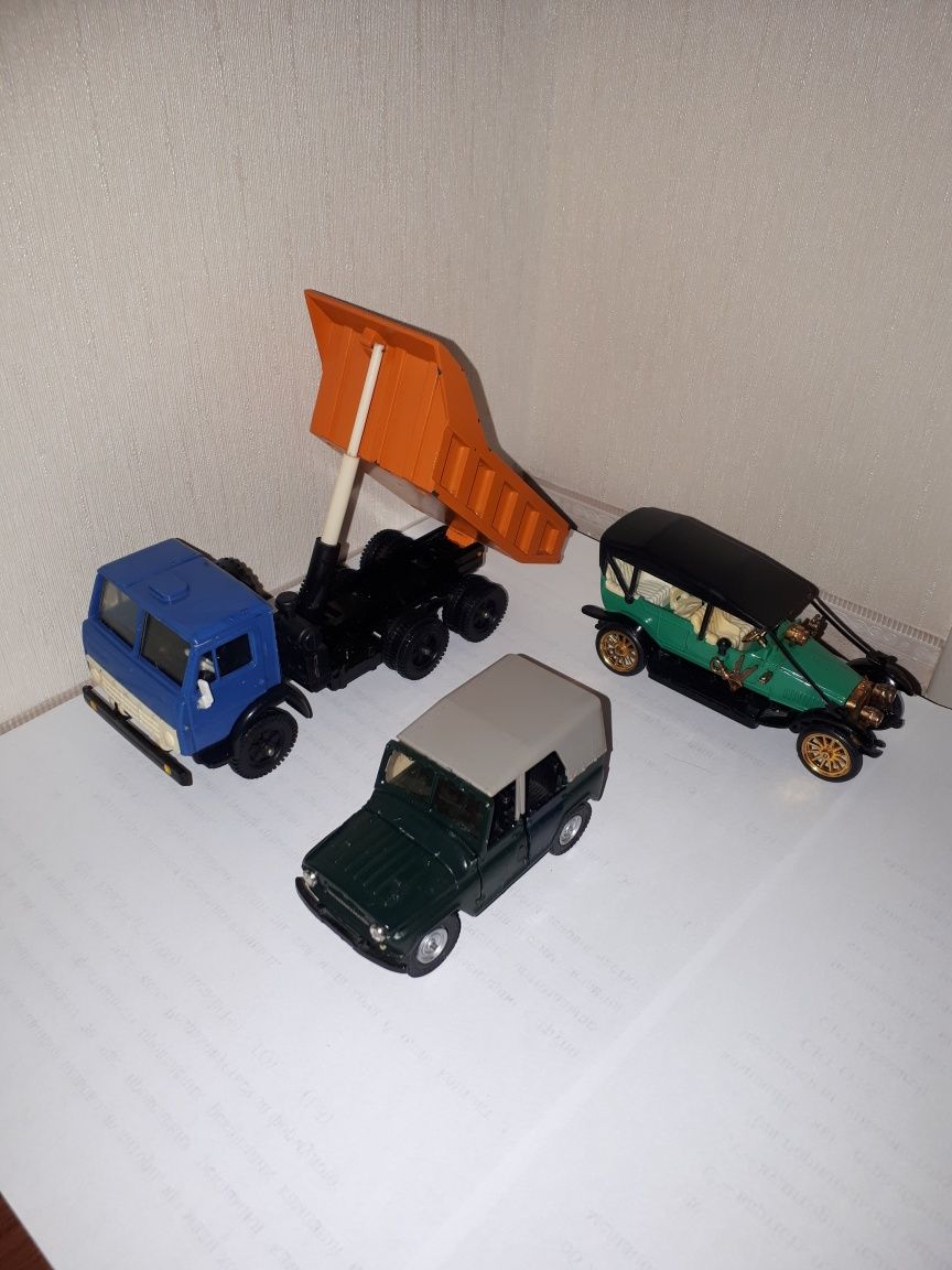Машинки масштаб 1:43 колекція моделі