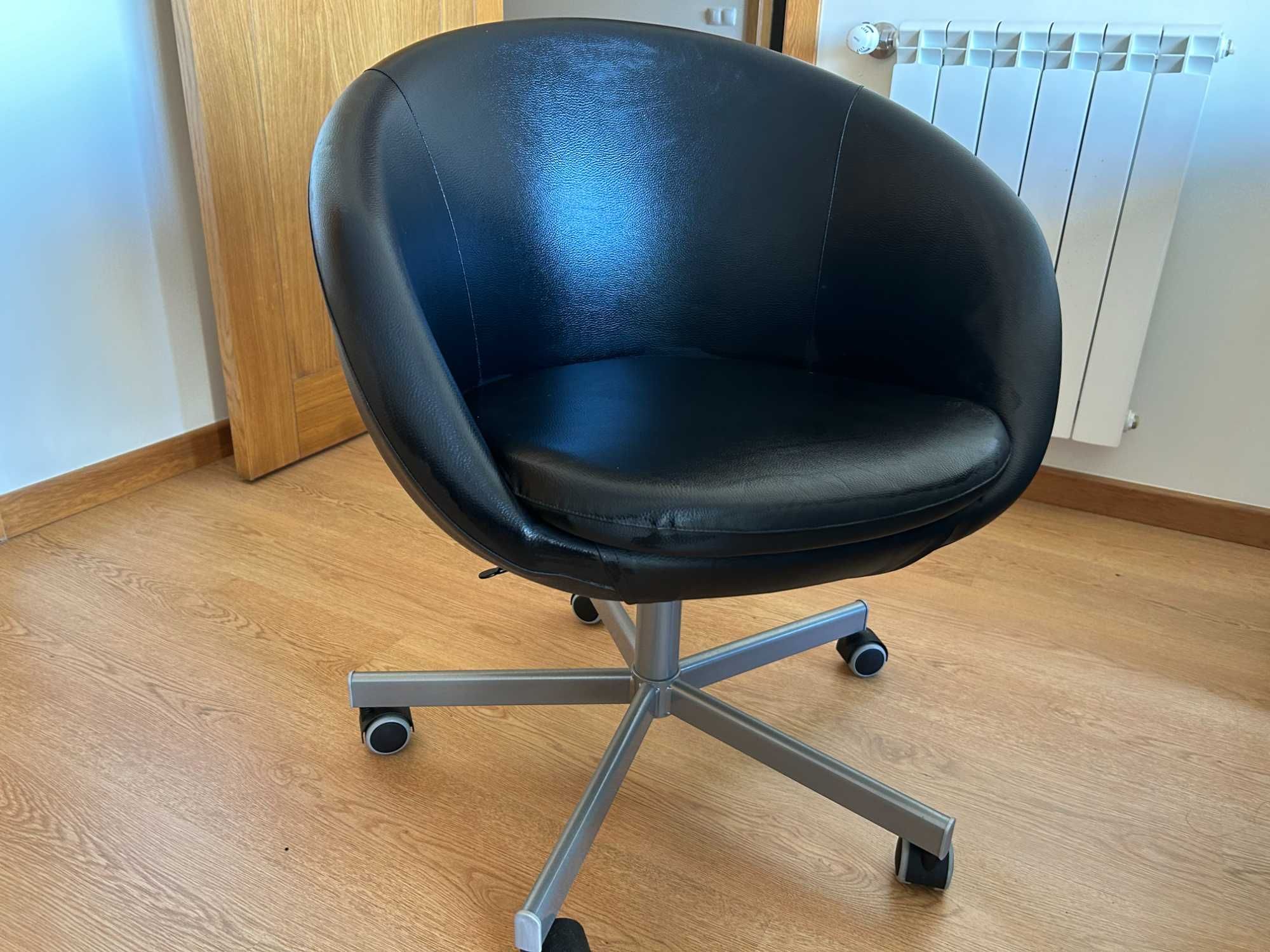 Cadeira preto escritório IKEA, excelente estado