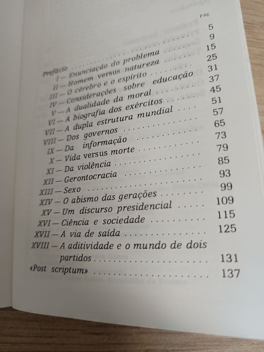 Livro " O macaco louco" Albert Szent Gyorgyi.