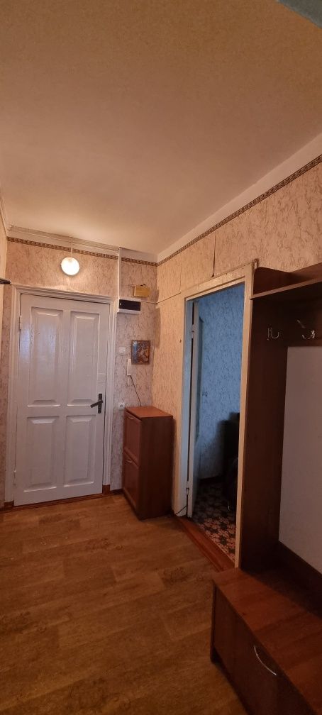 Актуально . Гарна  квартира на Таврійському.  Другий поверх .Кондиціон
