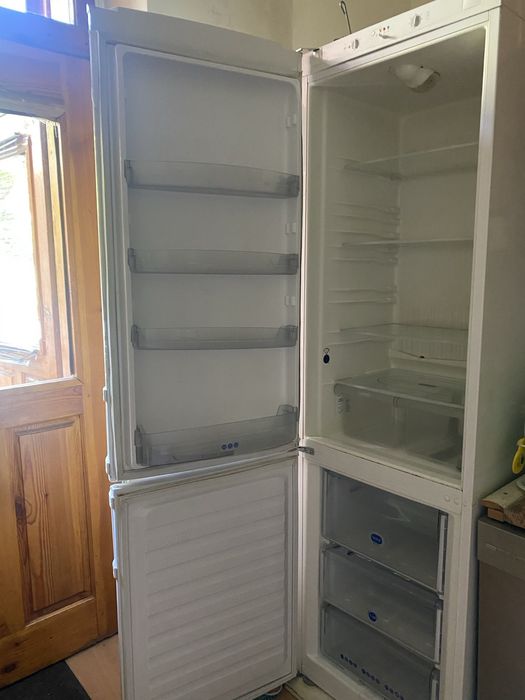 Холодильник Whirpool