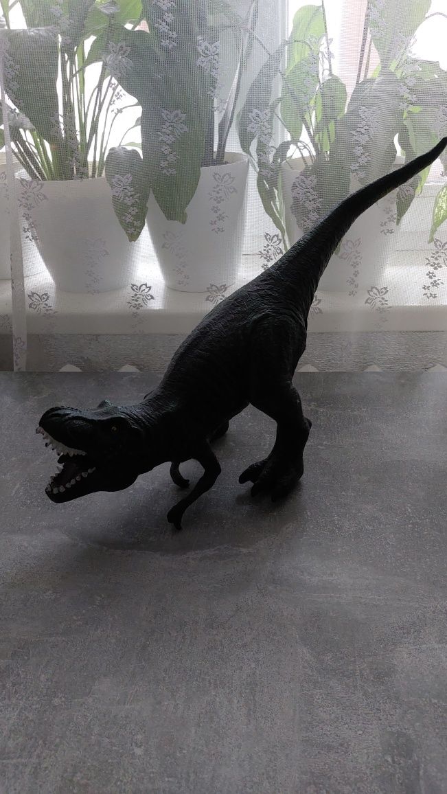Динозавр,іграшка