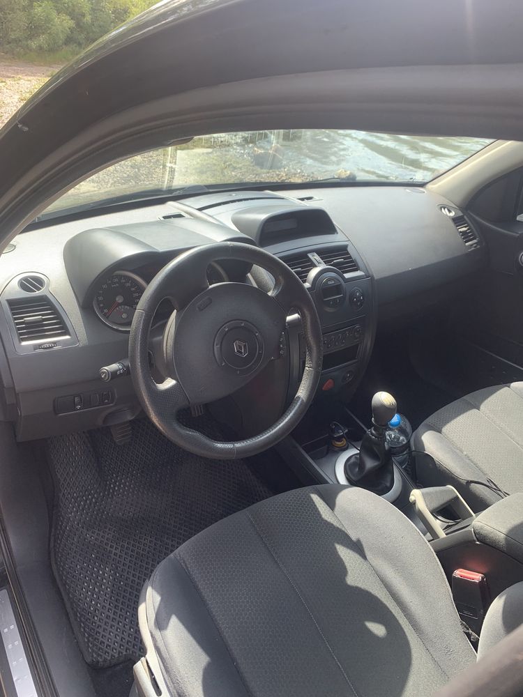 RENAULT MEGANE 2  Рено Меган 2