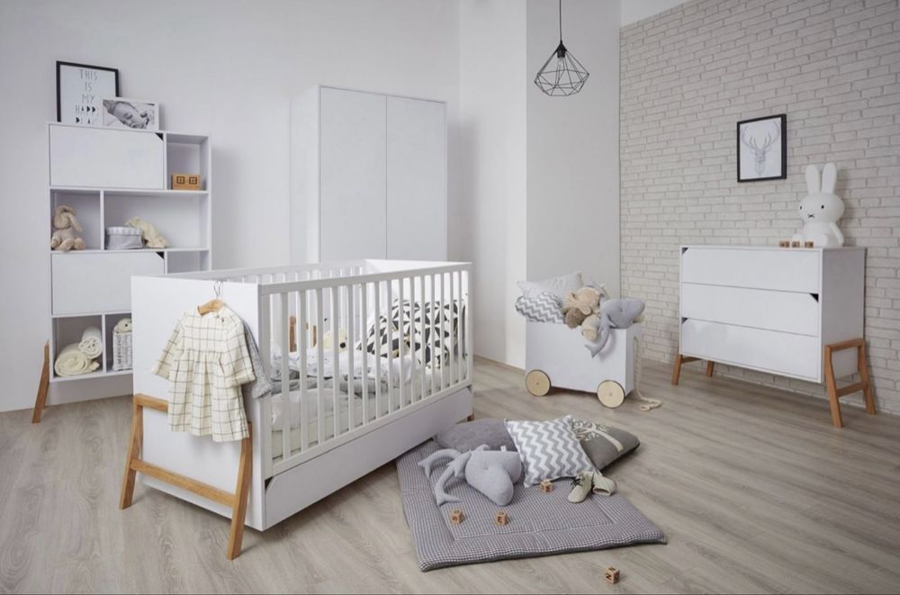 Łóżeczko (+materac) oraz komoda marki Bellamy