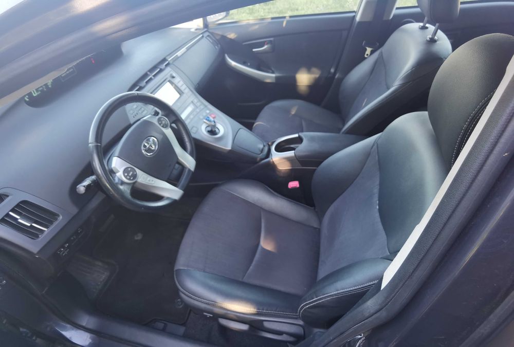 Wynajem toyota prius III UBER BOLT FREE NOW ITAXI  TAXI car rent ŁÓDŹ