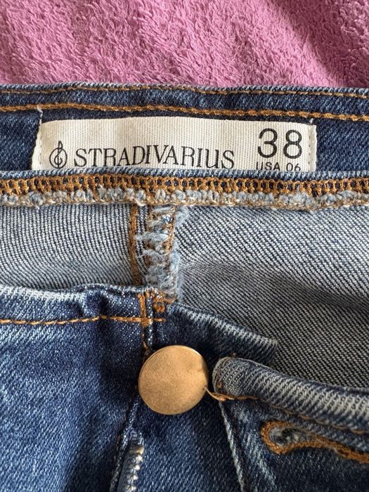 Джинси прямі 38р. STRADIVARIUS