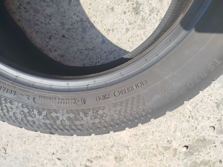 Резина (шини) зимові 215-55-17 Continental з Німечини