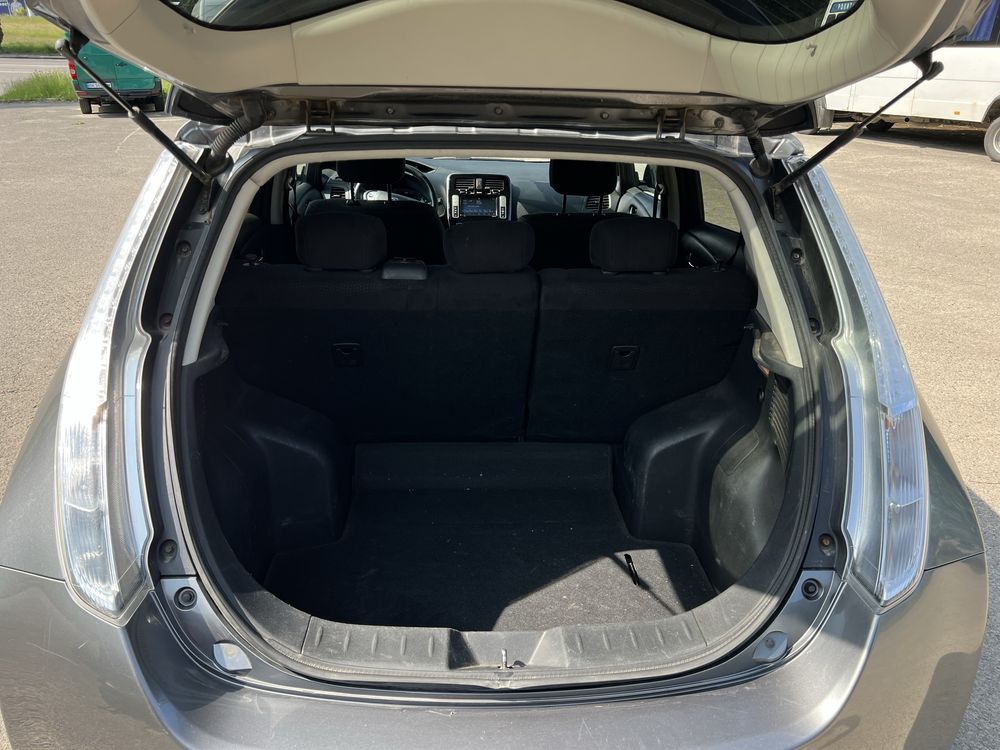 Nissan Leaf Нісан Ліф 2016 року