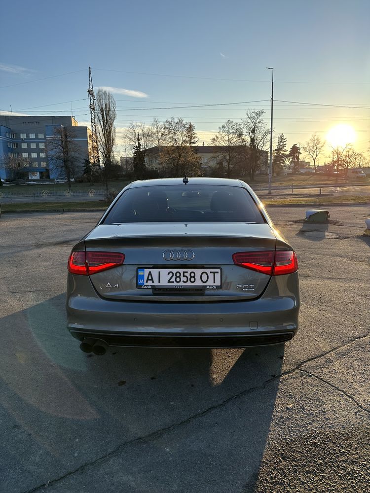 Audi A4/B8 2.0 Sline