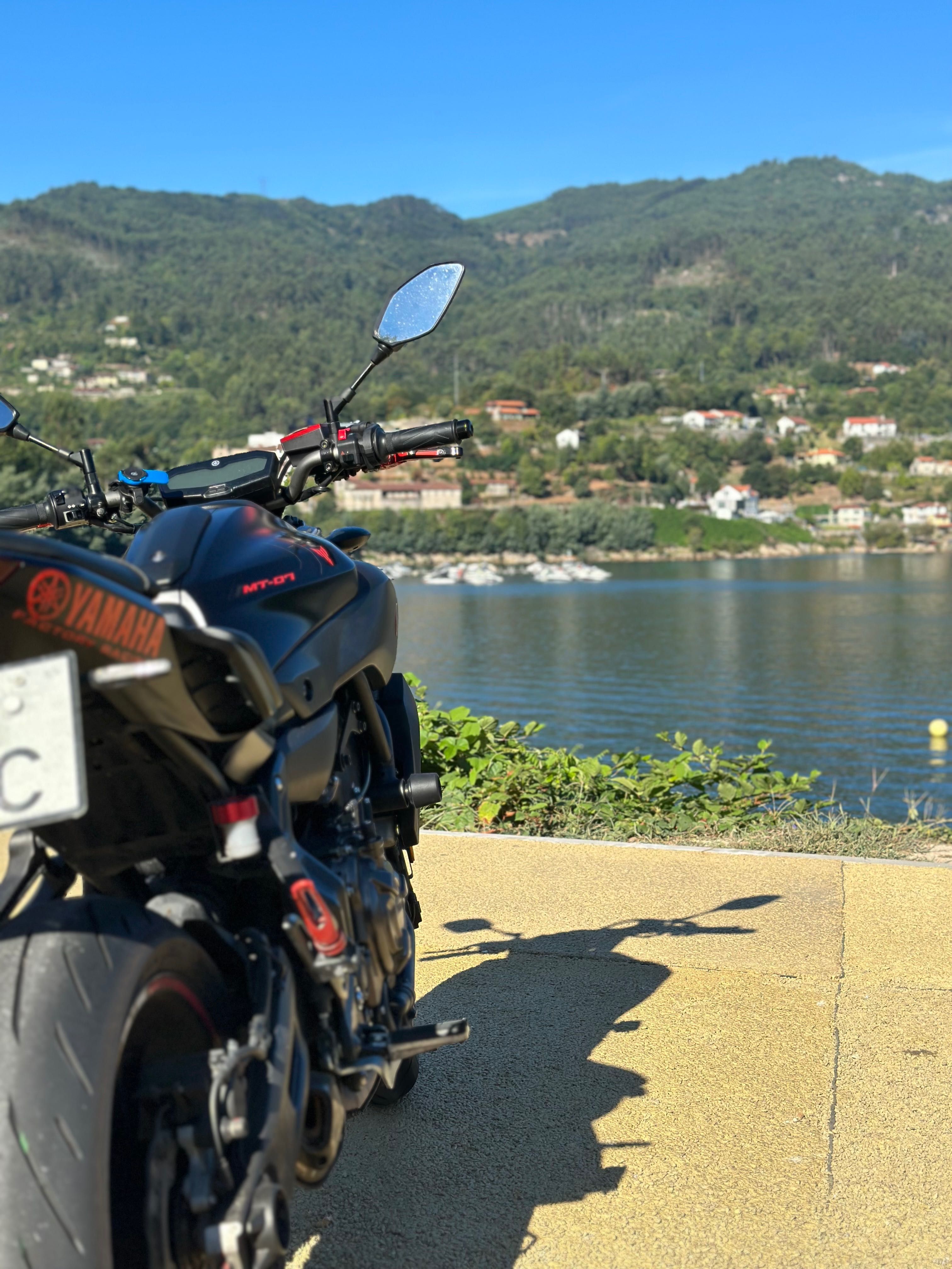 MT07 YAMAHA 35KW LIVRETE 2017 com extras