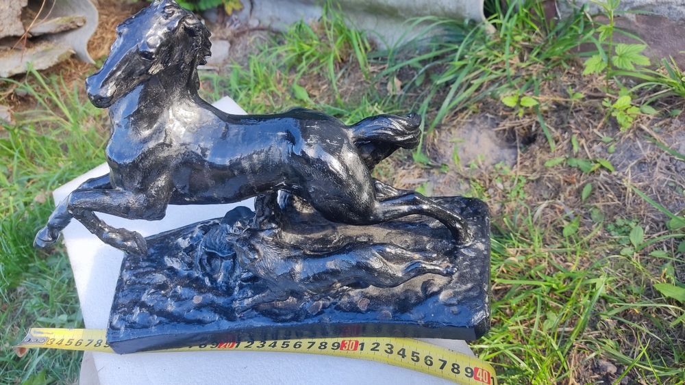 Металевий  кінь висота 30 см, довжина 40 см