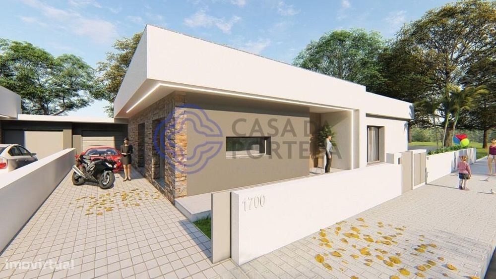Moradia Independente T4  Com Piscina E Garagem