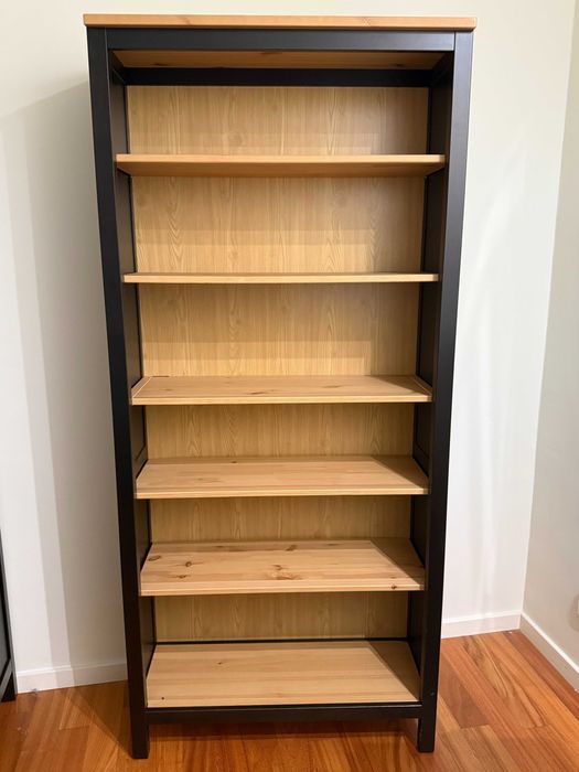Estantes como novas IKEA Hemnes (x2).