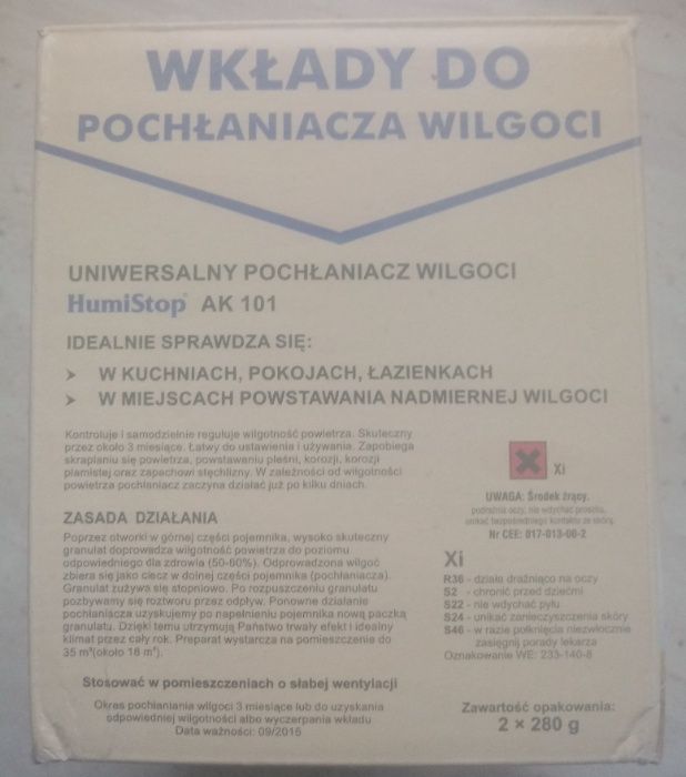 Uniwersalny pochłaniacz wilgoci HumiStop AK 101 + dwa wkłady