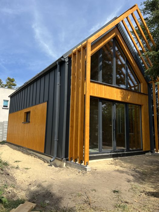 Dom caloroczny na zgloszenie