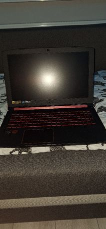 Laptop Acer Nitro 5 R5 2500U/8GB/256+1000/Win10 FHD IPS