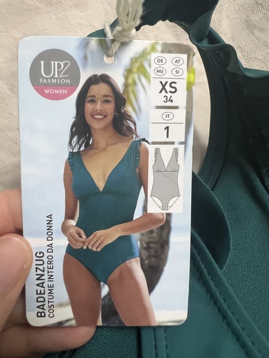 Купальник новий суцільний