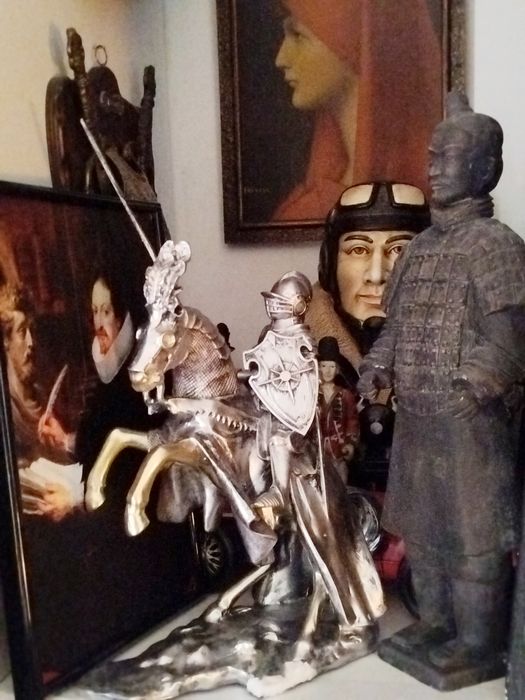 Estatueta cavaleiro Medieval em Resina 33 cm x 20 cm