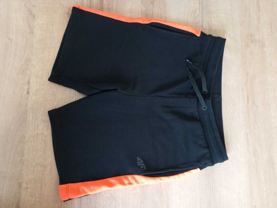 spodenki czarne chłopięce 4f  roz.164