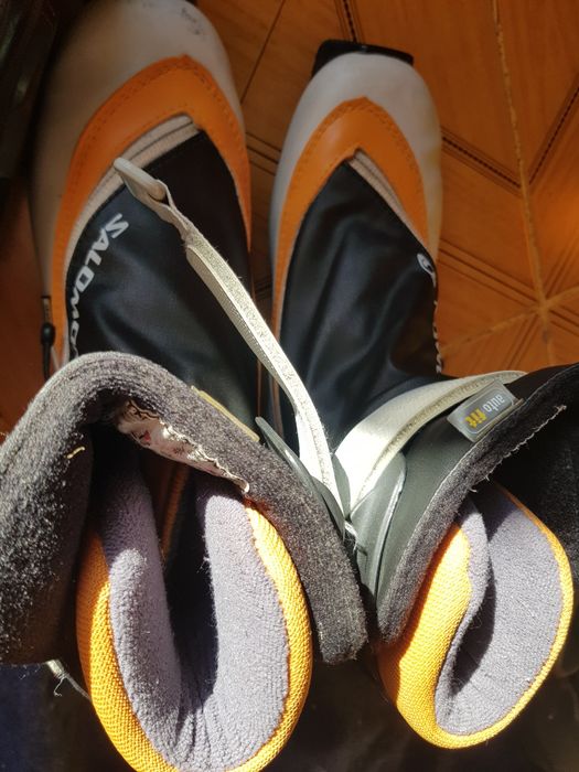 Salomon 41 розм,1300грн  нове.та 34 розмір б.у