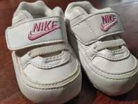 Sapatilha de menina Nike tamanho 16