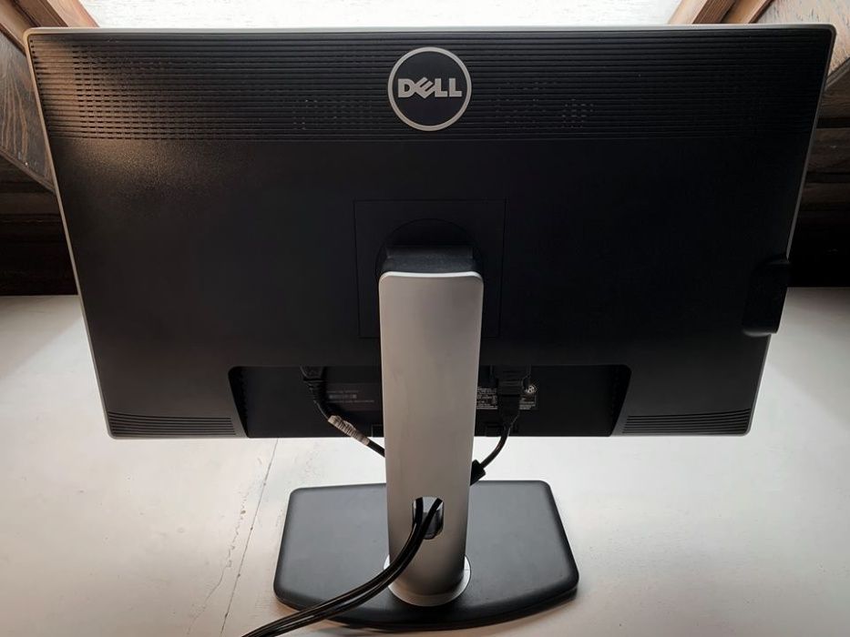 Dell UltraSharp u2713hm 27 "