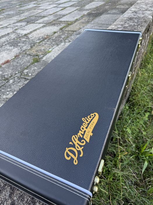 D'Angelico Atlantic Deluxe LTD