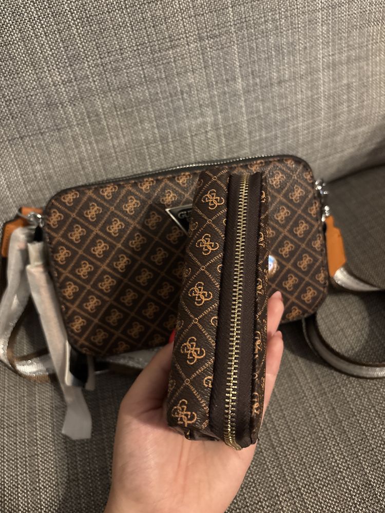 Mala Guess castanho