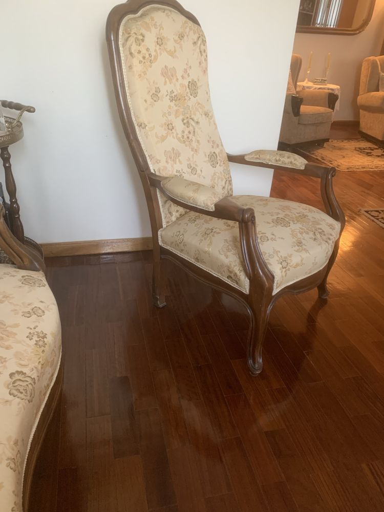 Terno de canapés em ótimo estado