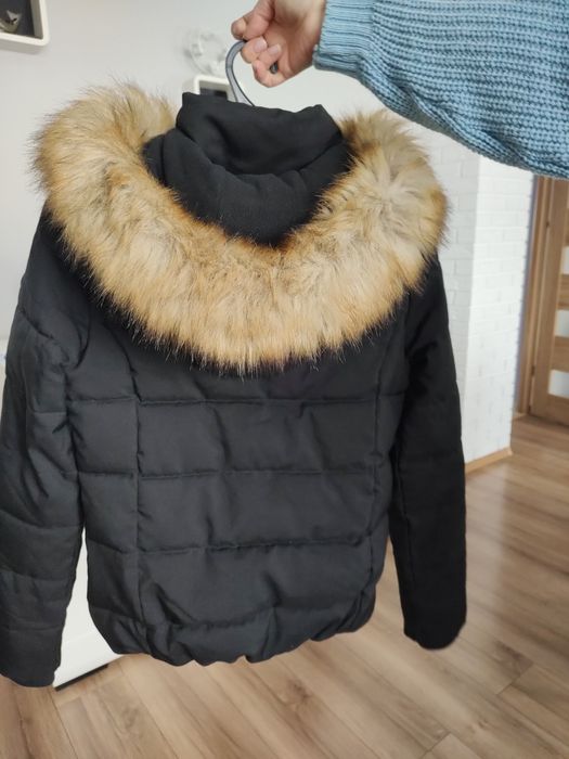 Kurtka zimowa z dużym kapturem