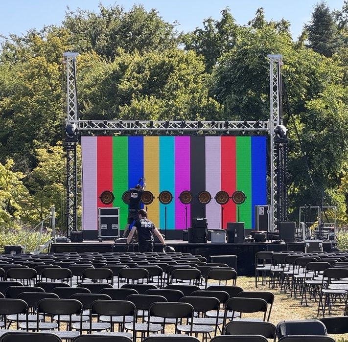 wynajem sprzętu estradowego i realizację techniczną wydarzeń,ekran led