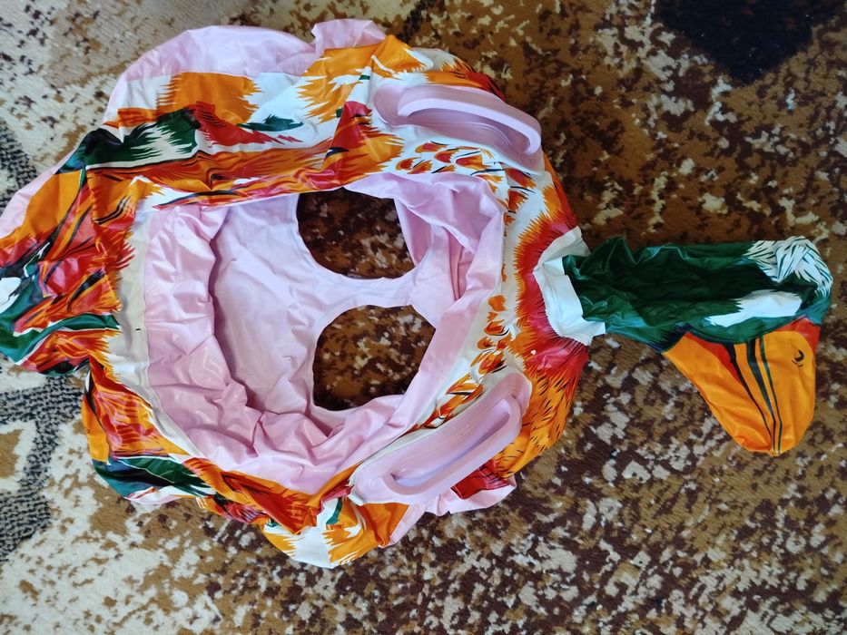 Басейн, плавзасоби для дітей в гарному стані