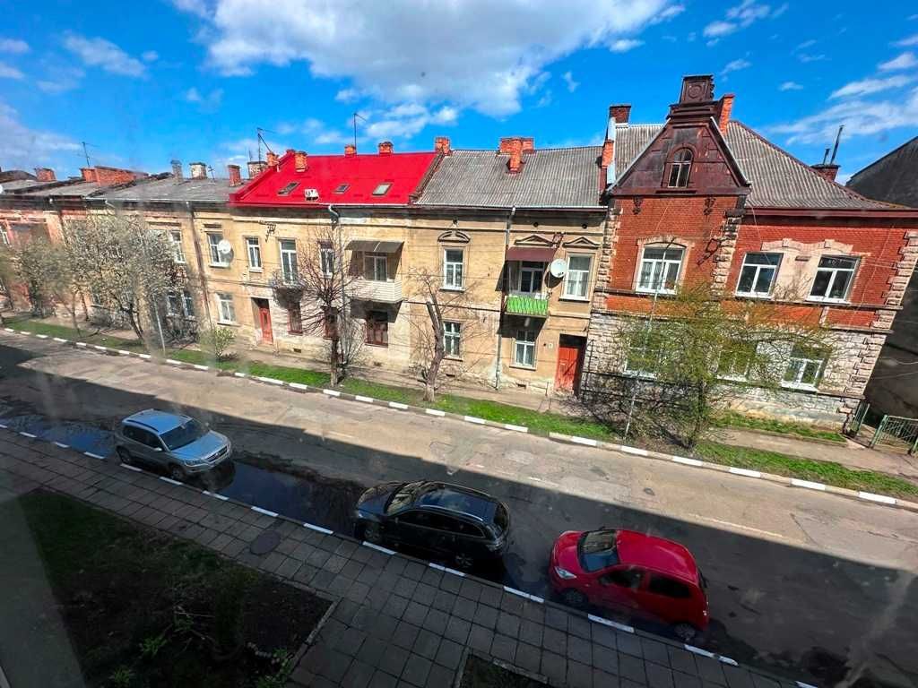 Продається 3 кімнатна квартира у ЦЕНТРІ міста