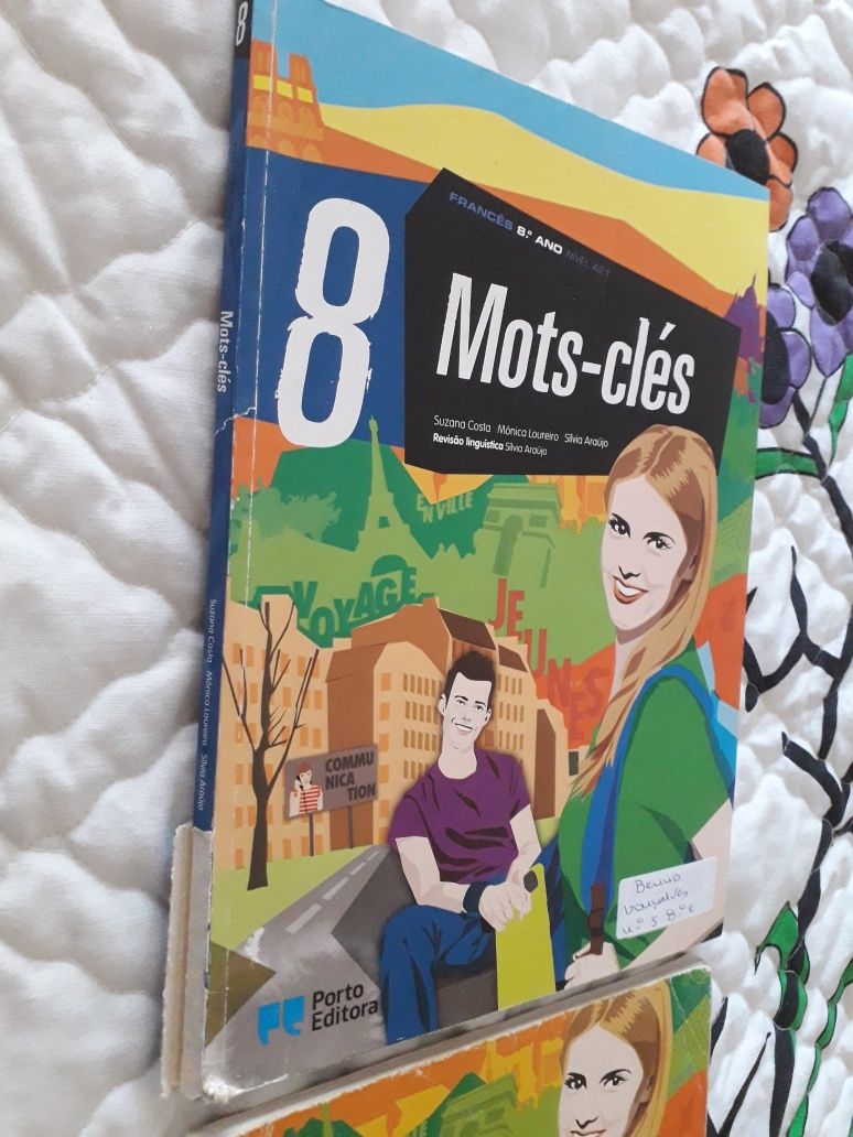 Mots-clés 8 - manual e caderno de exercícios de francês do 8 ano