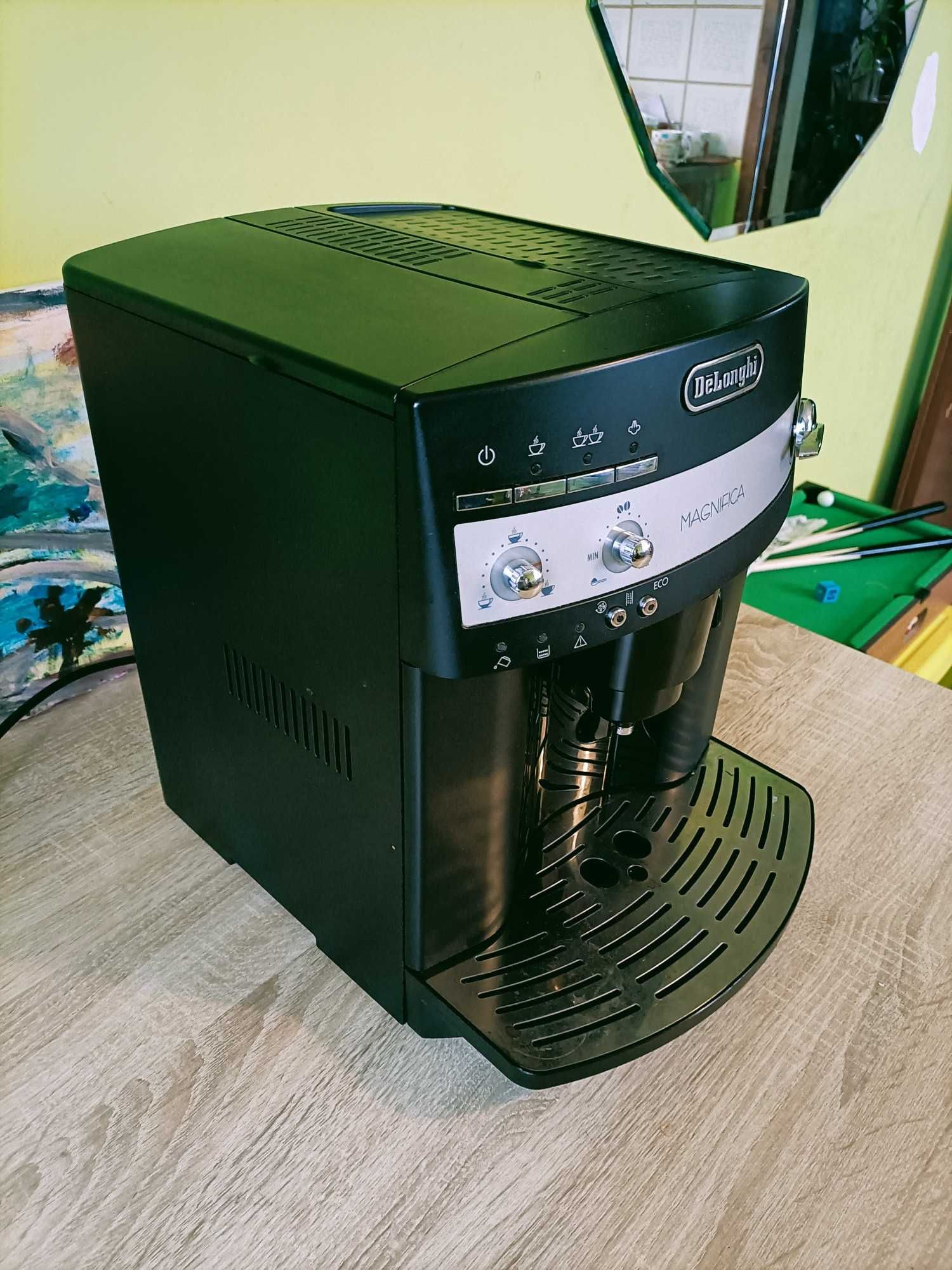 Ekspres do kawy DeLonghi Magnifica , odnowiony - 1 rok gwarancji