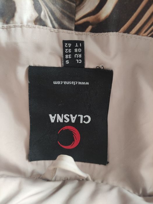 Продам зимнюю курточку с капюшоном с натуральным мехом