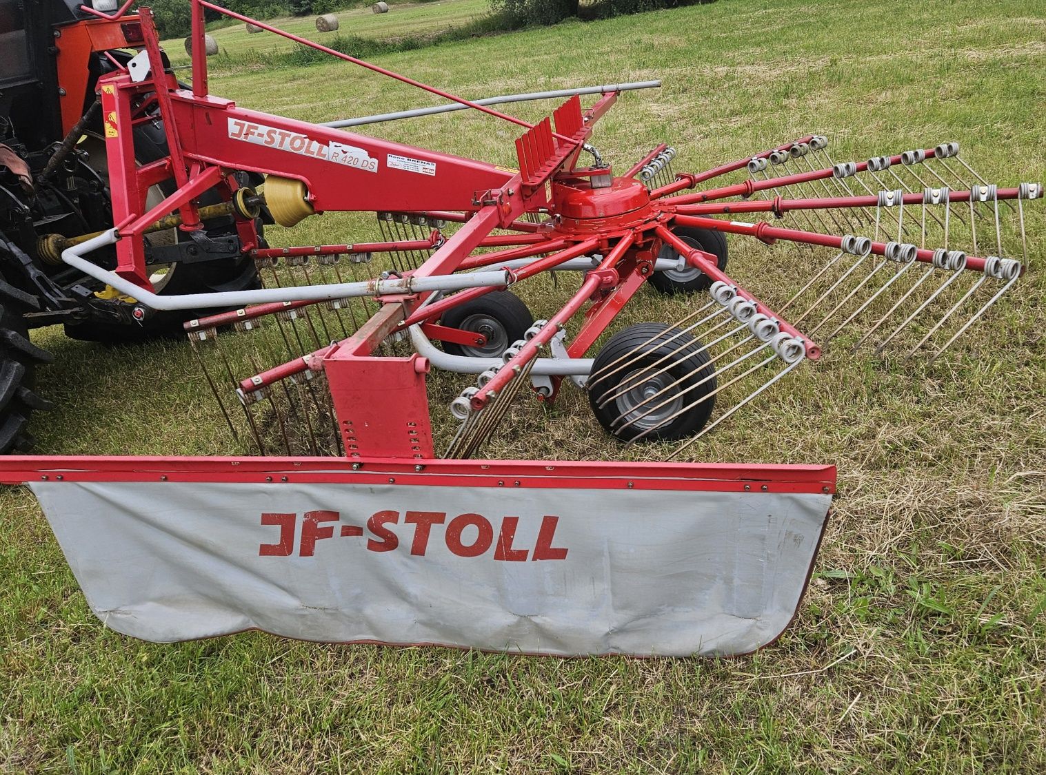 Zgrabiarka pottinger top 420 jf stoll 420 przetrząsacz pottinger hit 4