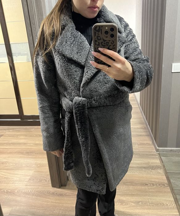 Продам пальто из качественного искусственного каракуля. Новое, 10/10